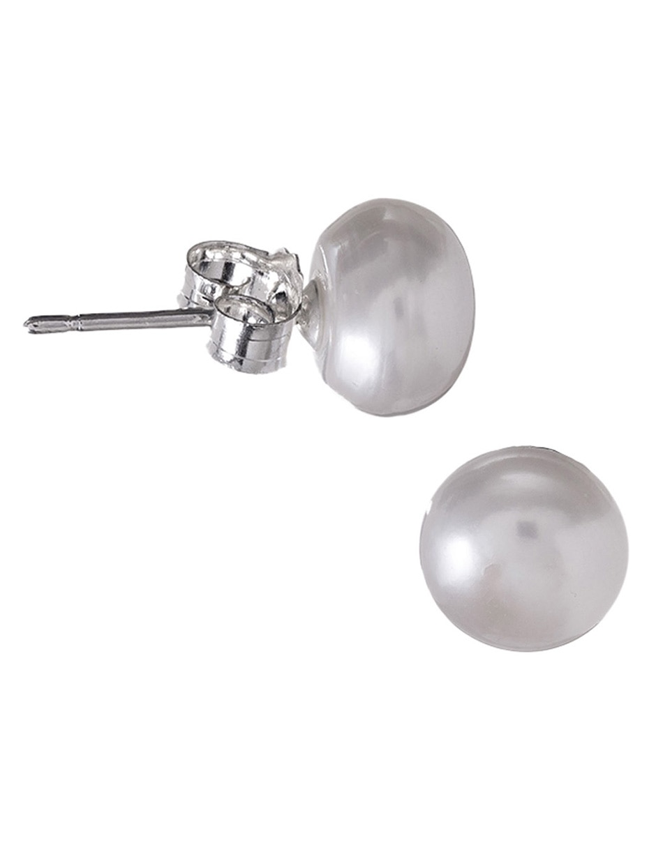 Aretes con acabado brillante perla