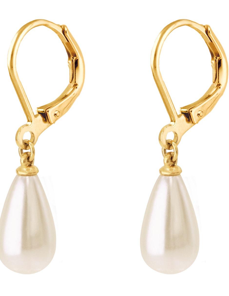 Aretes con acabado brillante perla