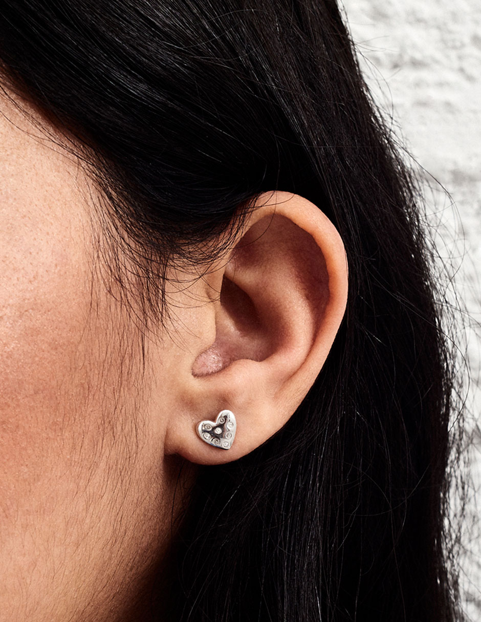 Aretes de plata con acabado pavé cristal 3