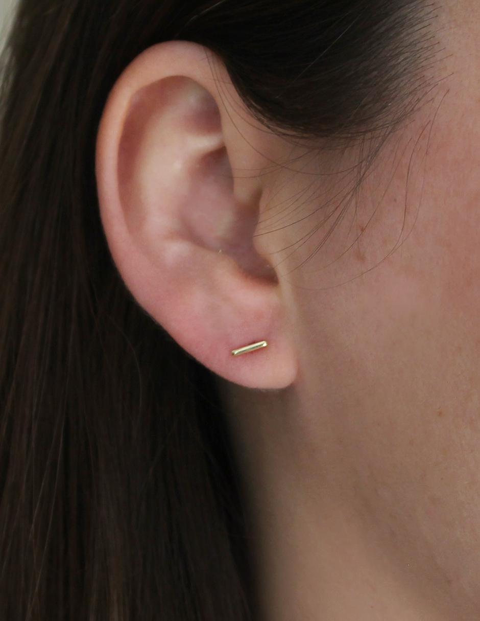 Aretes de oro 10 K con acabado brillante 2