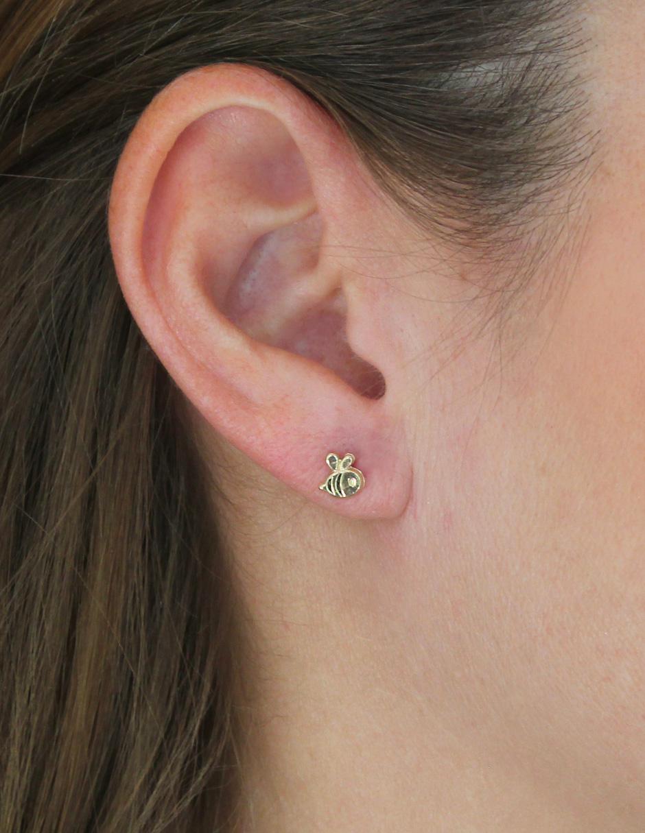 Aretes de oro 10 K con acabado brillante