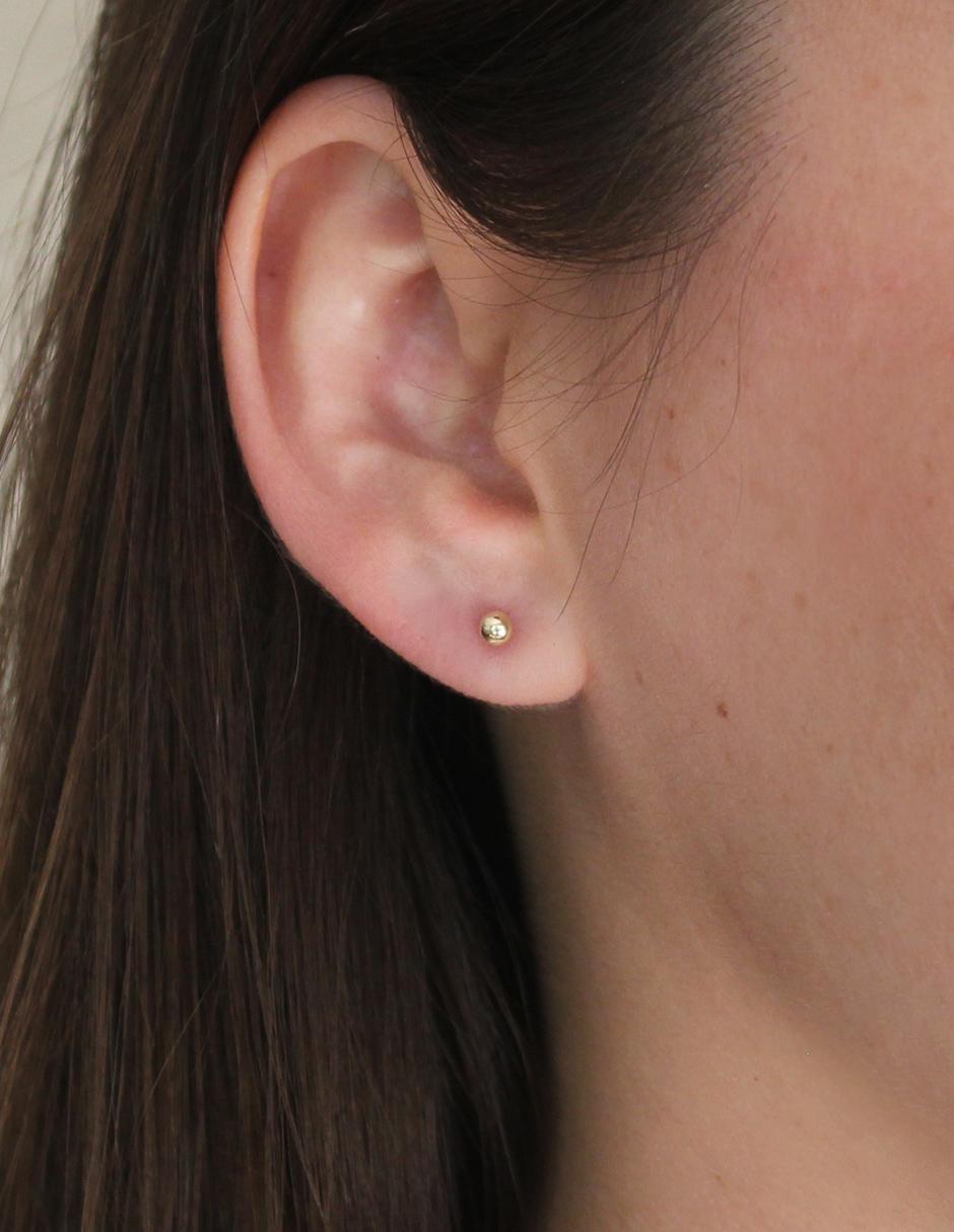 Aretes de oro 10 K con acabado brillante 2