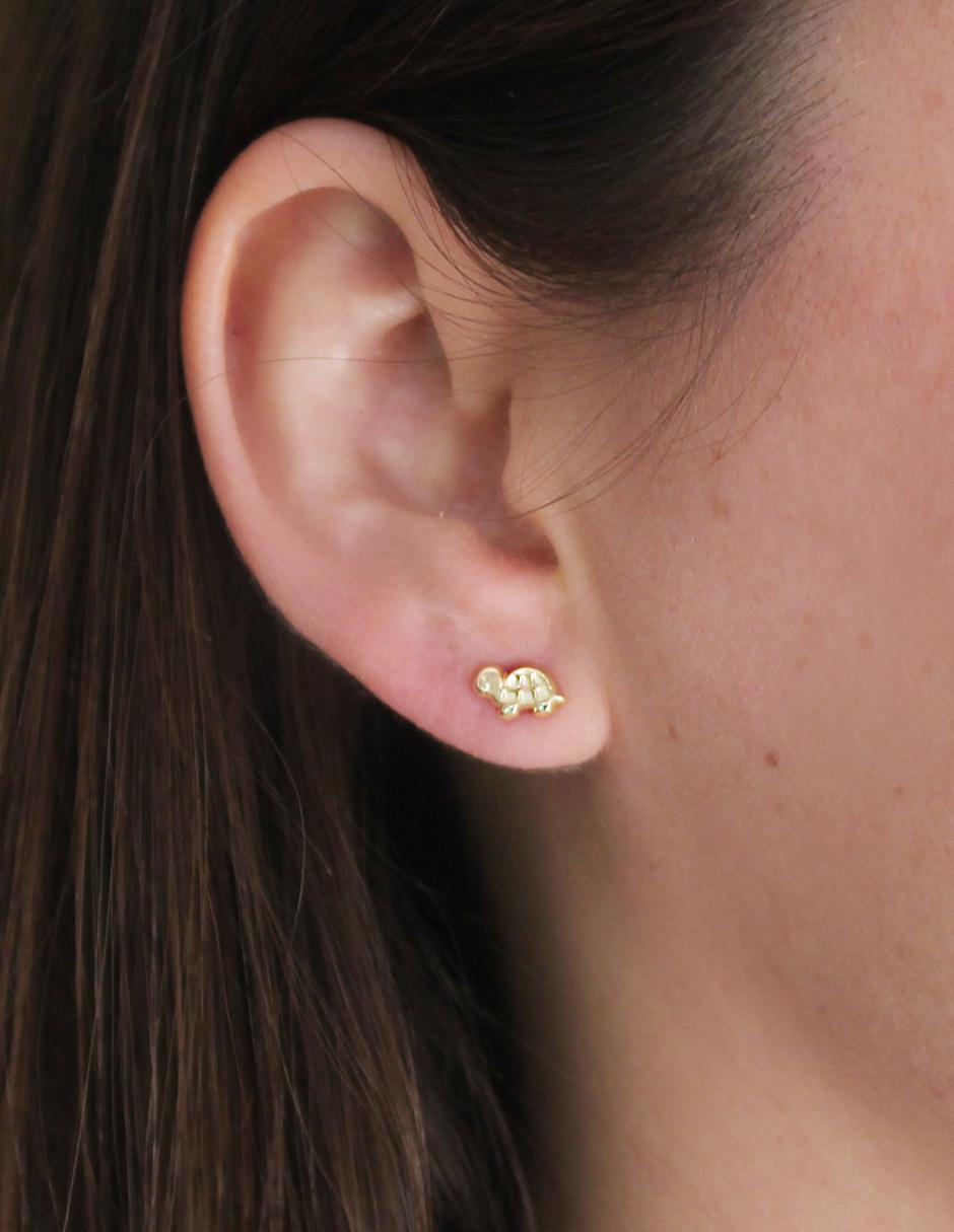 Aretes de oro 10 K con acabado brillante 2