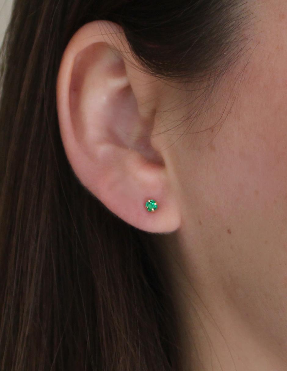 Aretes de oro 10 K con acabado brillante 2