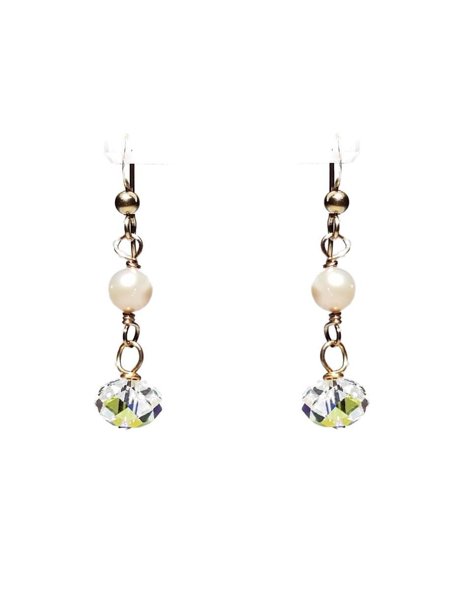 Aretes de oro laminado con acabado brillante
