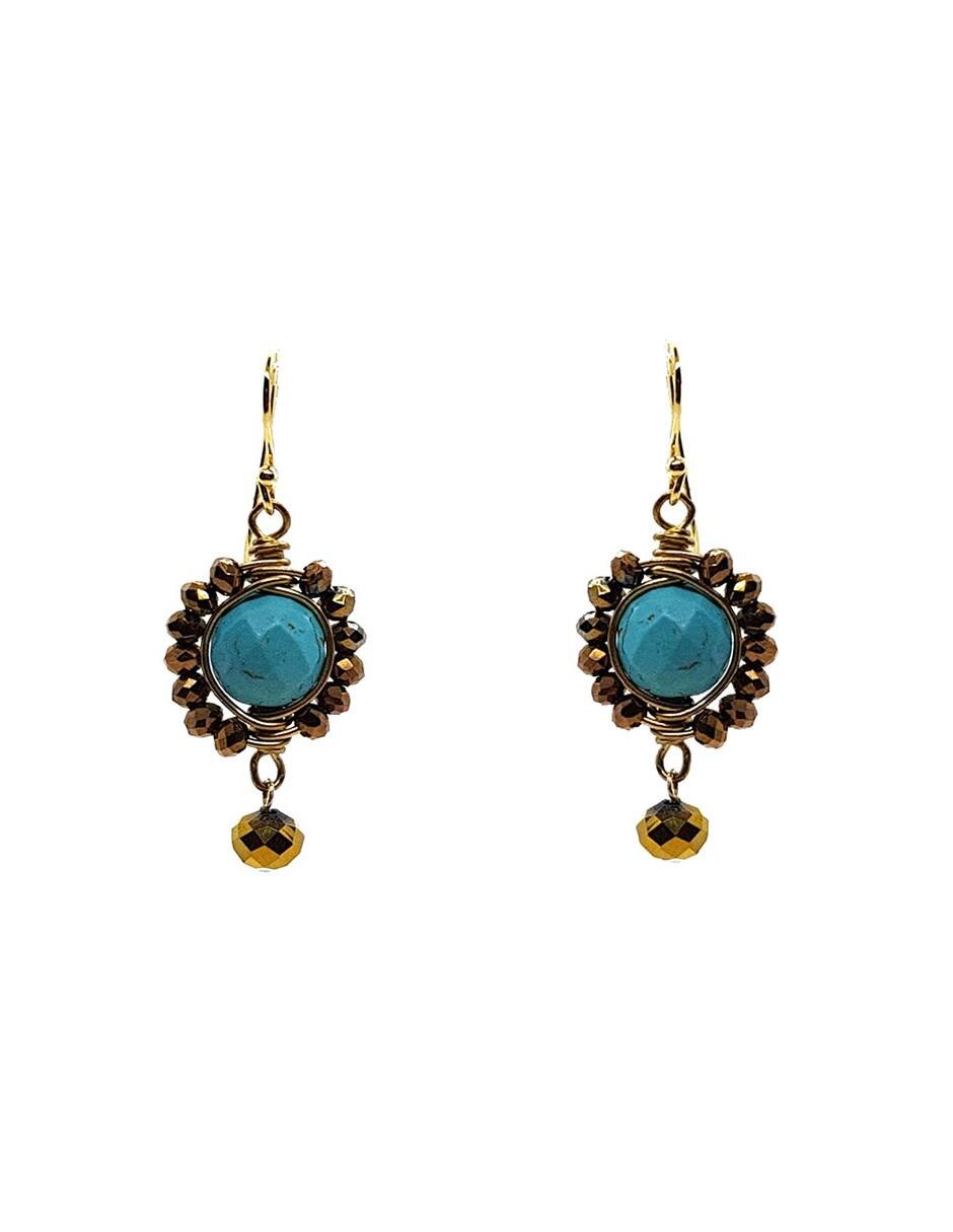 Aretes de esfera de oro laminado con acabado brillante howlita