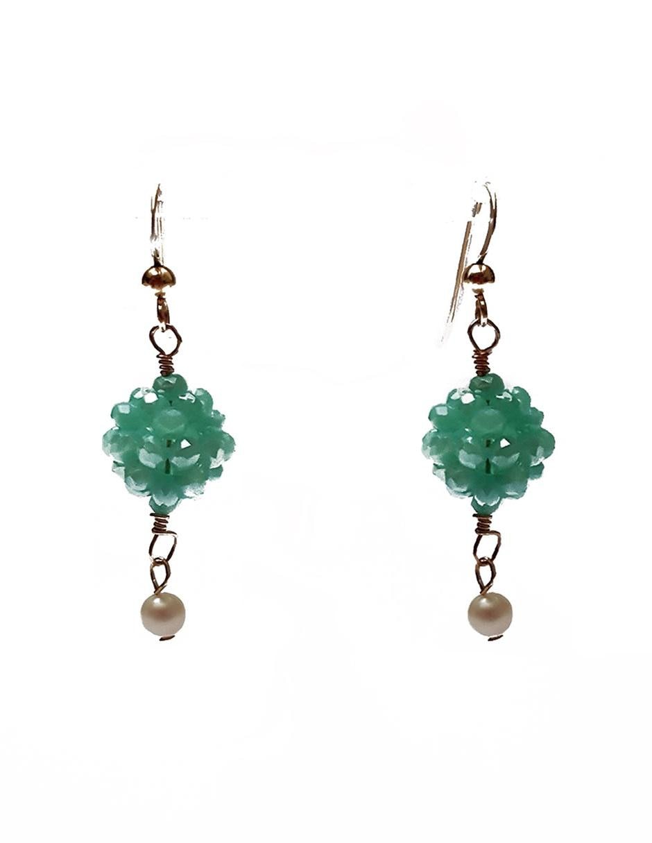 Aretes de oro laminado con acabado brillante cristal Aretes de oro laminado con acabado brillante cristal