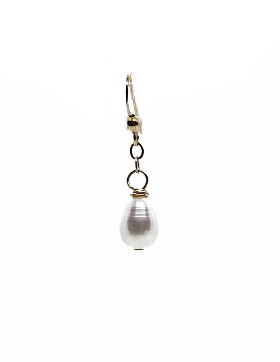 Aretes de gota de oro laminado con acabado brillante perla 2