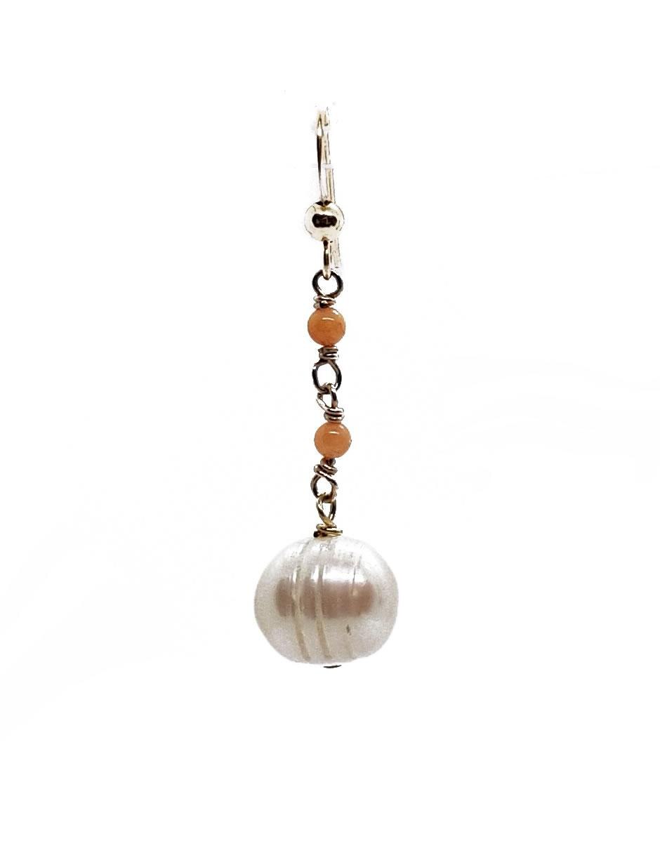 Aretes de coral de oro laminado con acabado brillante perla 2