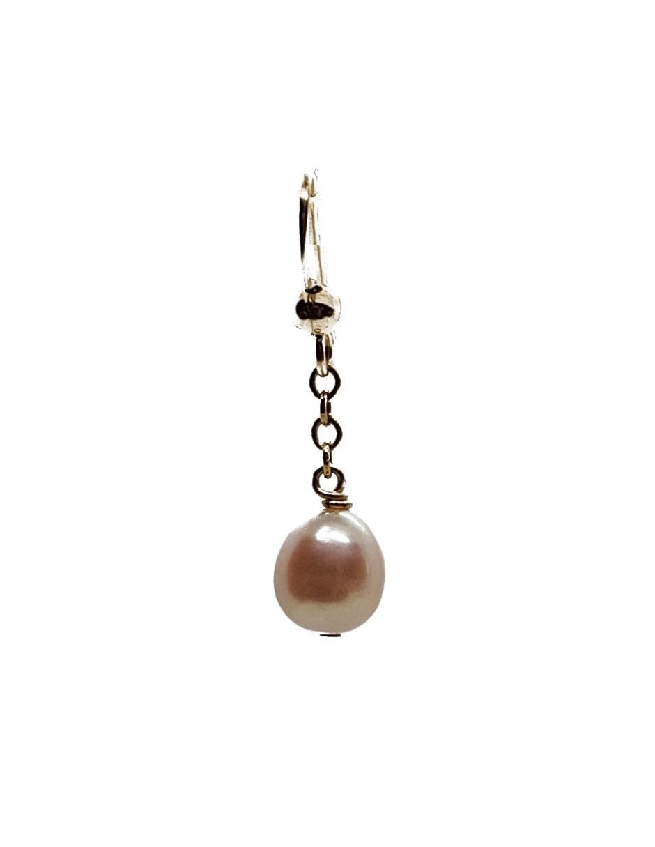 Aretes de oro laminado con acabado brillante perla 2