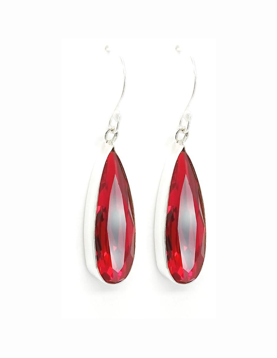 Aretes de gota de plata con acabado brillante cristal