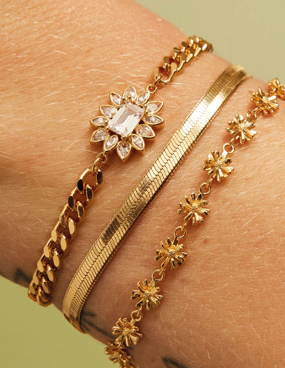 Brazalete Classic con acabado baño de oro 2