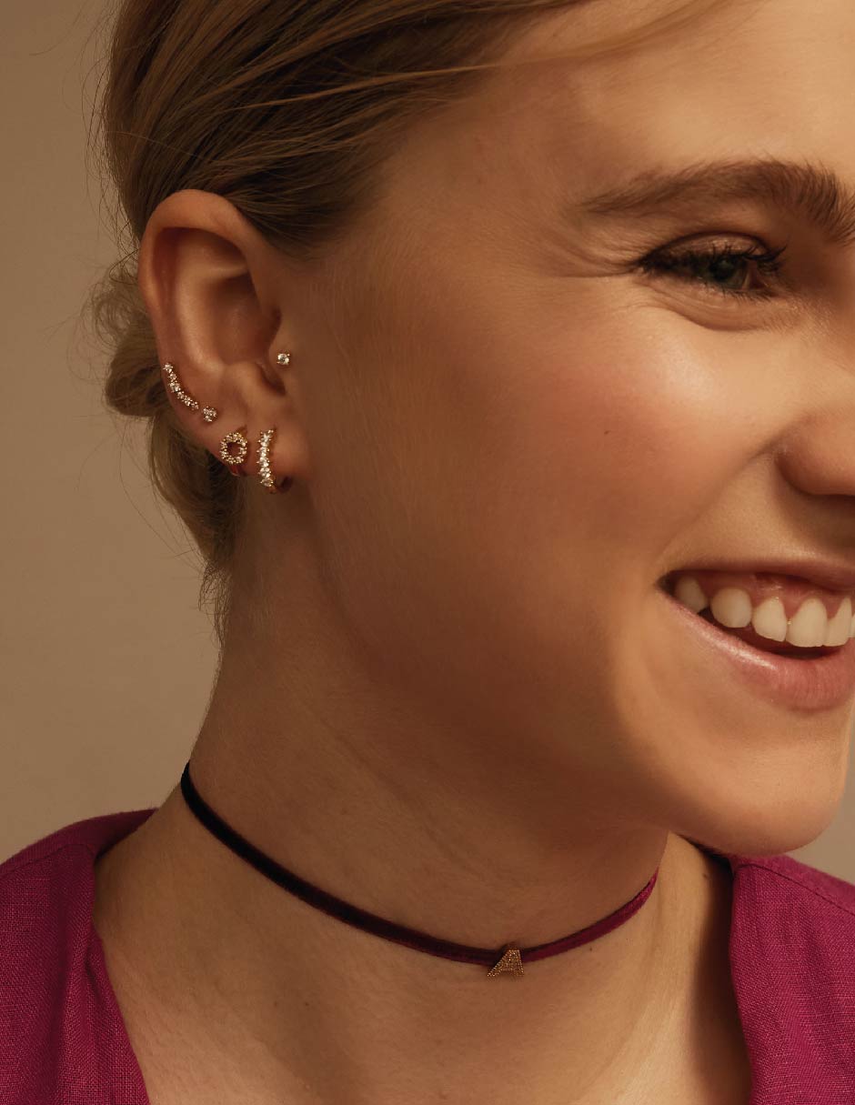 Aretes redondos Classic con acabado baño de oro 3