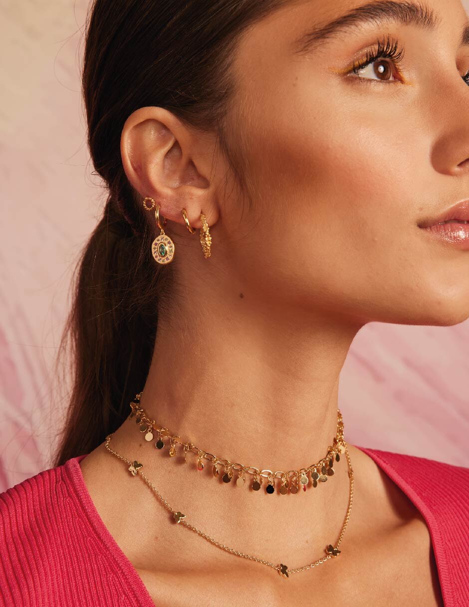 Aretes de dona con acabado baño de oro 2