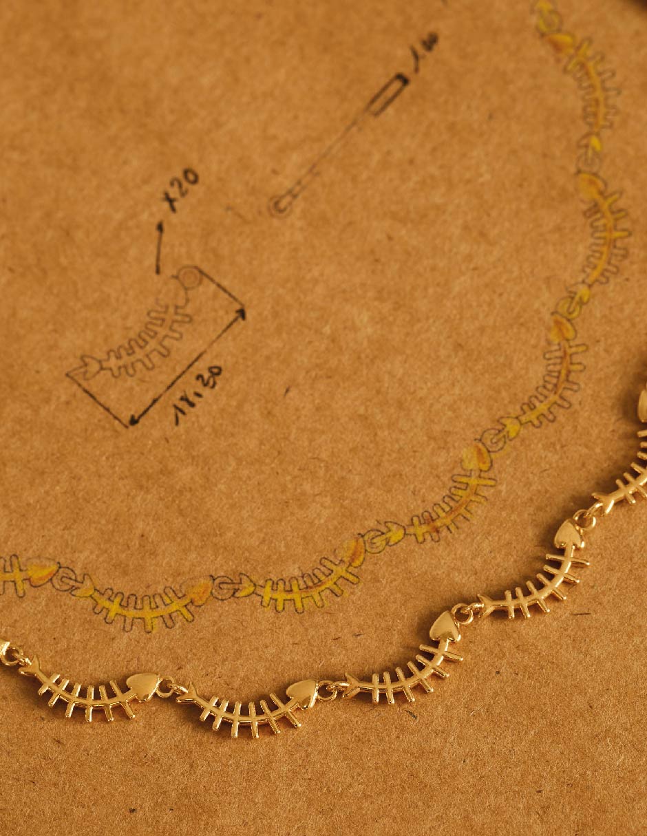 Collar circular con acabado baño de oro 3