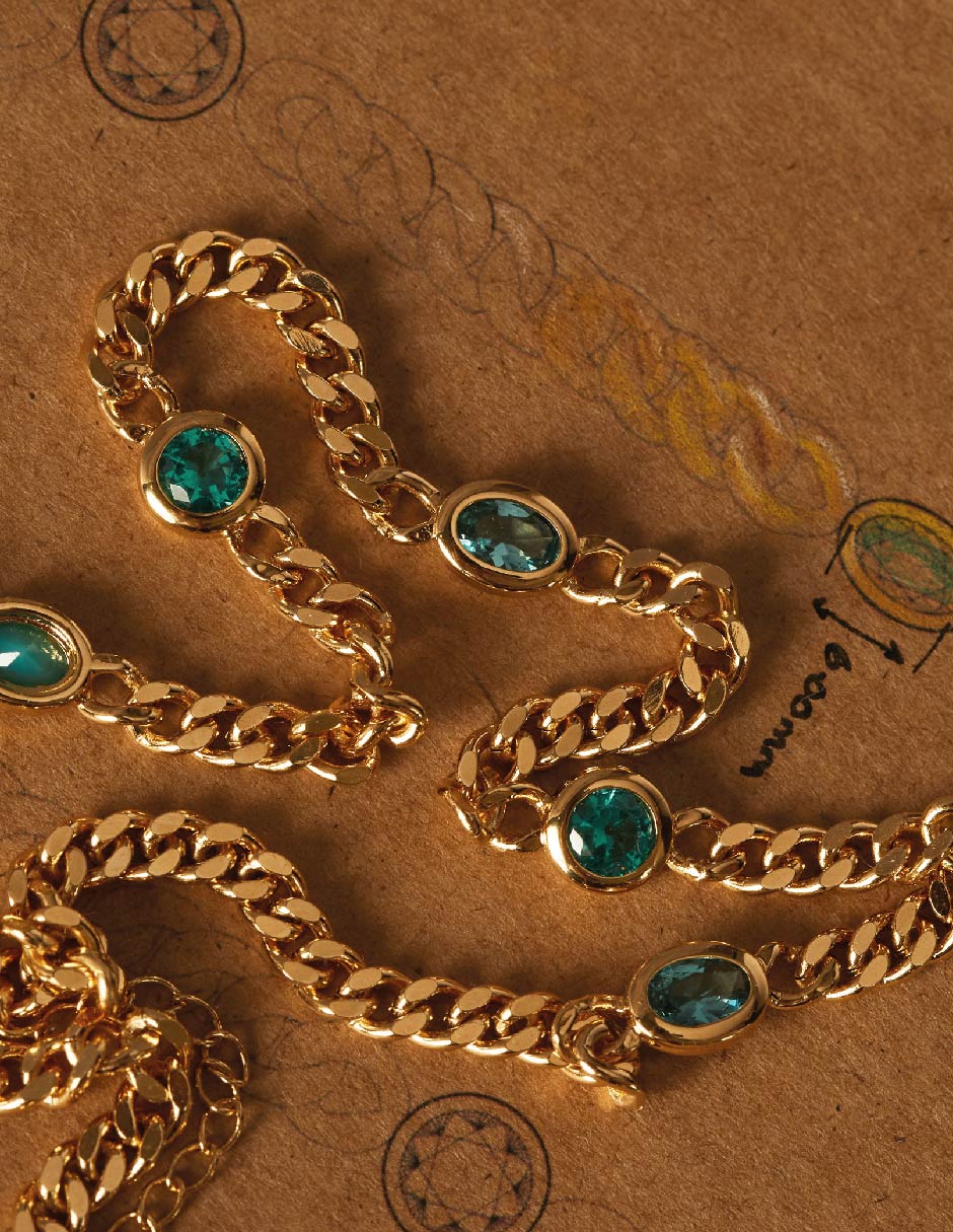 Collar circular Nefertiti con acabado baño de oro 2