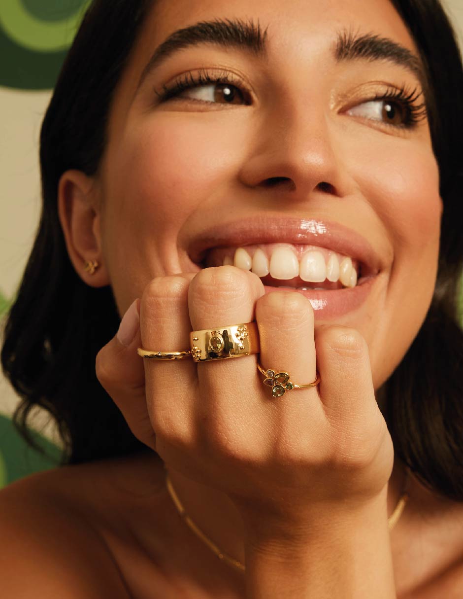 Anillo con gema ovalado Apodemia Bosphorus circonita baño de oro