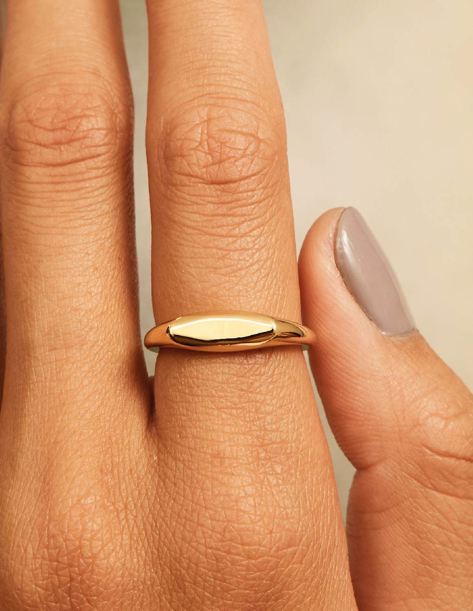 Anillo con gema Engrave 18 k baño de oro 2