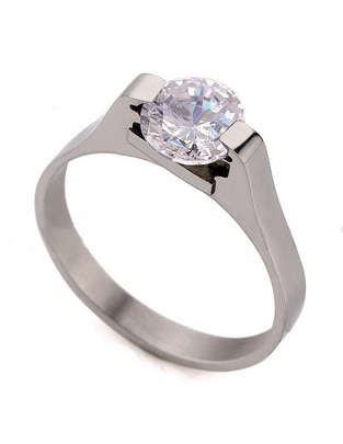 Anillo con gema redondo cristal brillante
