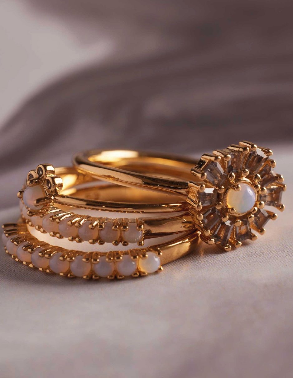 Anillo Moon circonita baño de oro 2