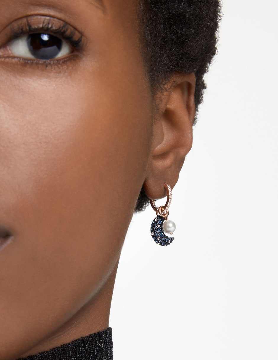 Aretes de luna con acabado pavé 4