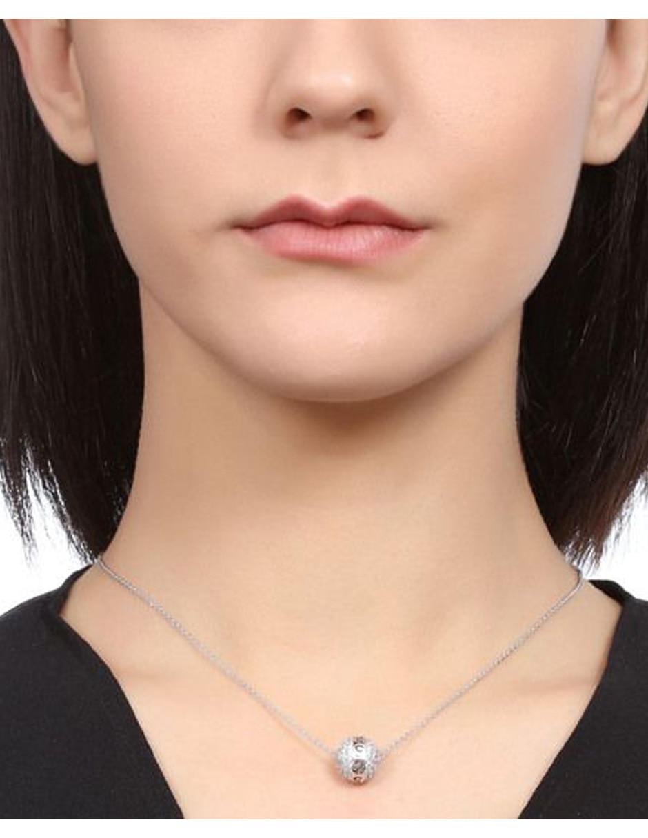 Collar con dije circular 3
