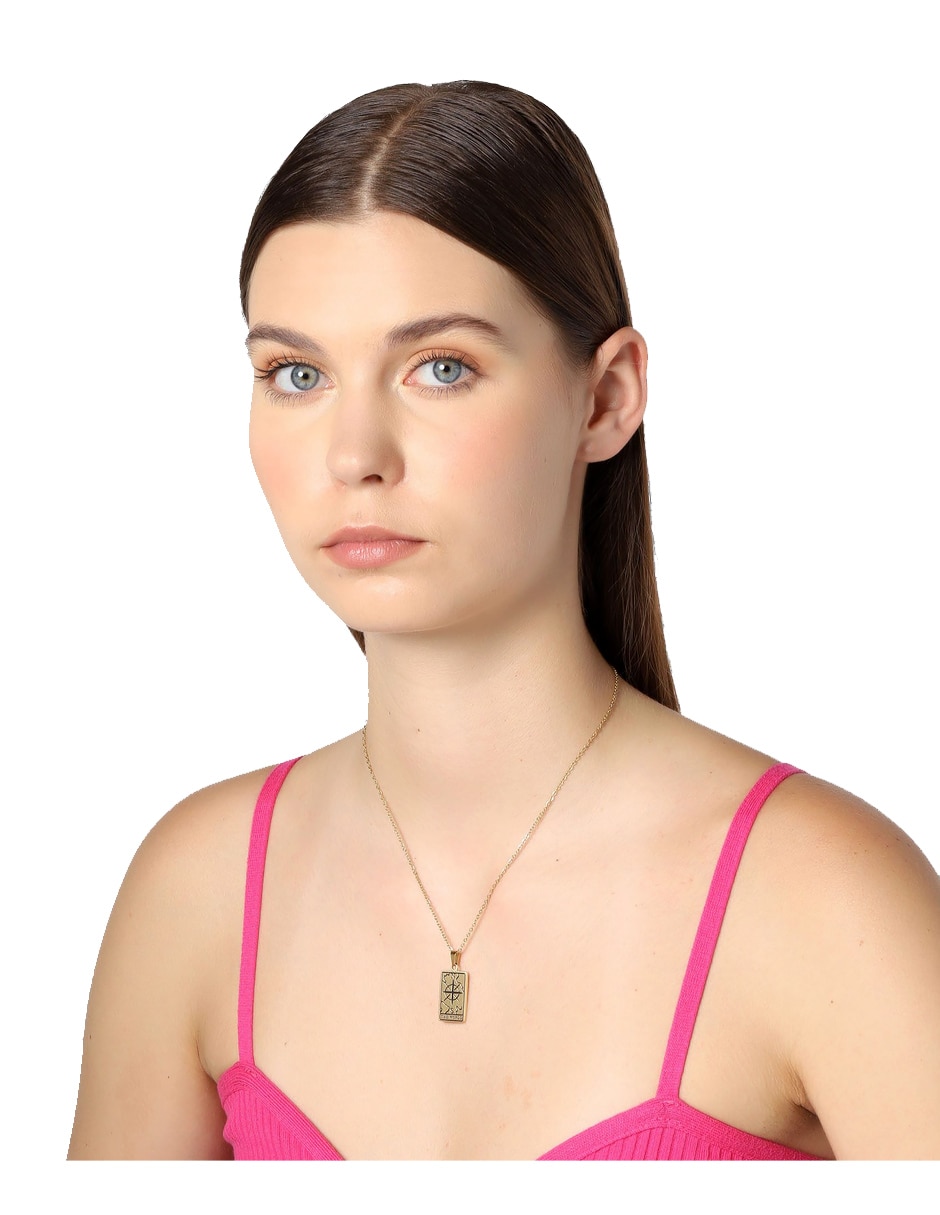 Collar con dije rectangular 2