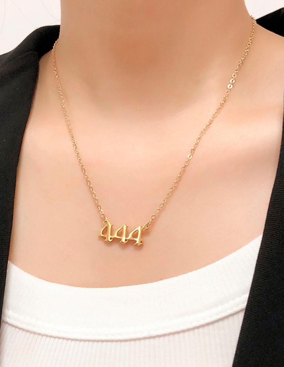 Collar de número 3