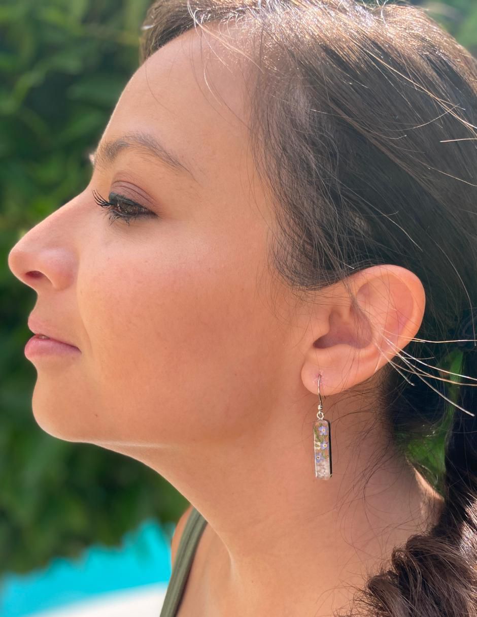 Aretes de flor Naturaleza Encapsulada de plata P 925 con acabado brillante resina
