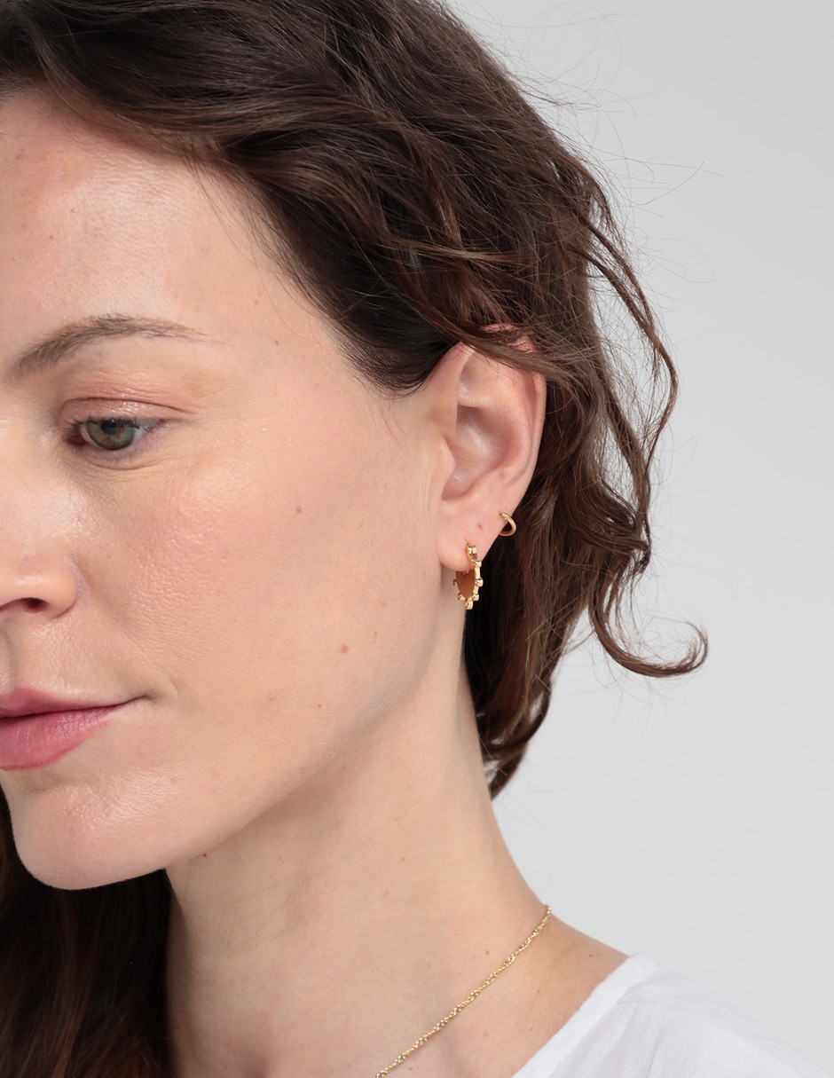 Aretes con acabado baño de oro 4