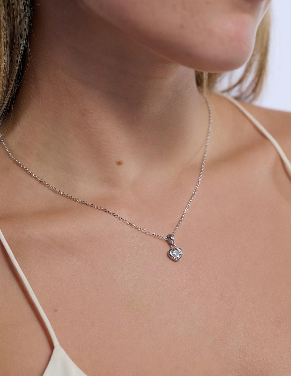 Collar con dije corazón 5