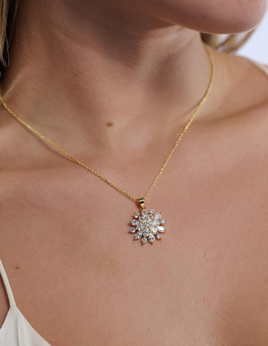 Collar con dije de flor 5