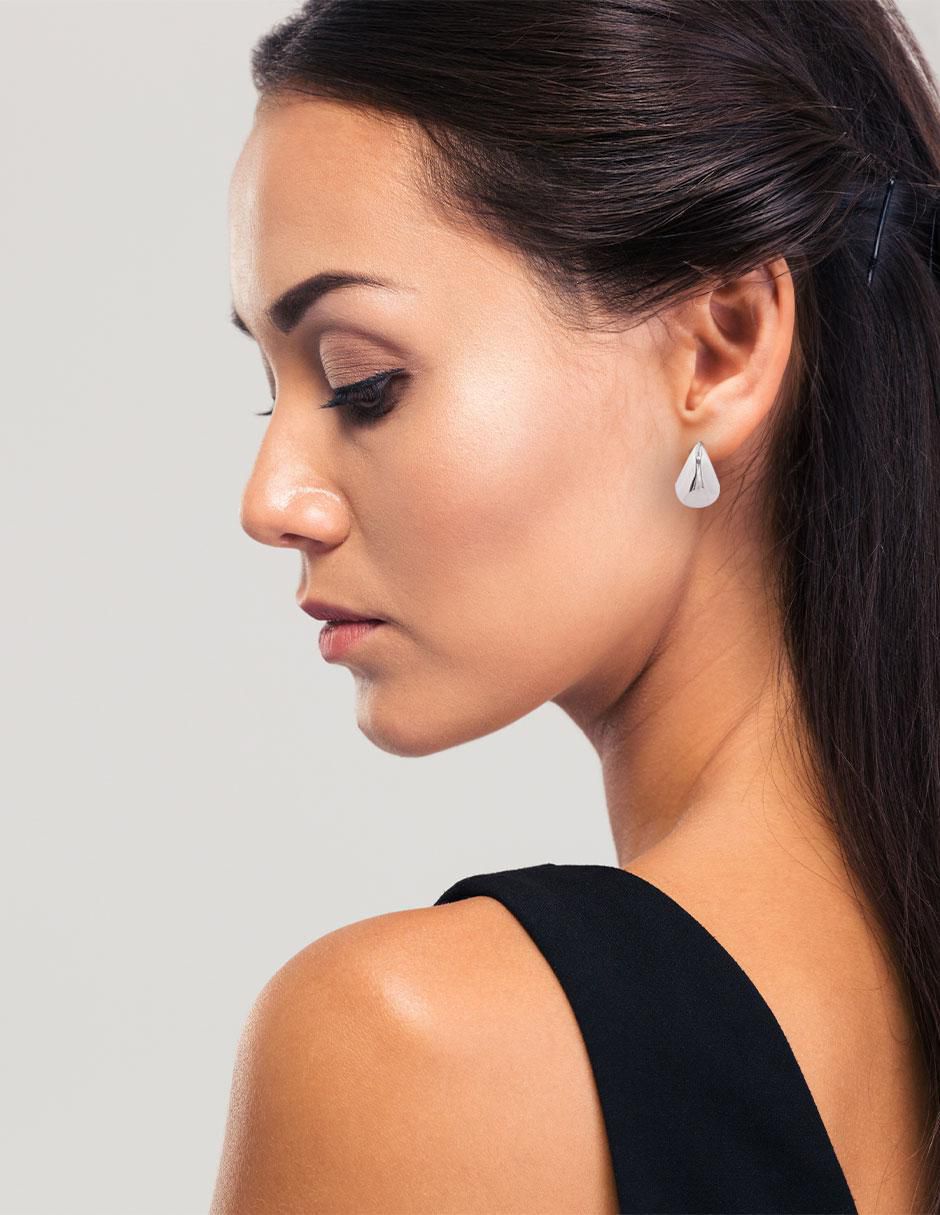 Aretes de gota con acabado brillante 3