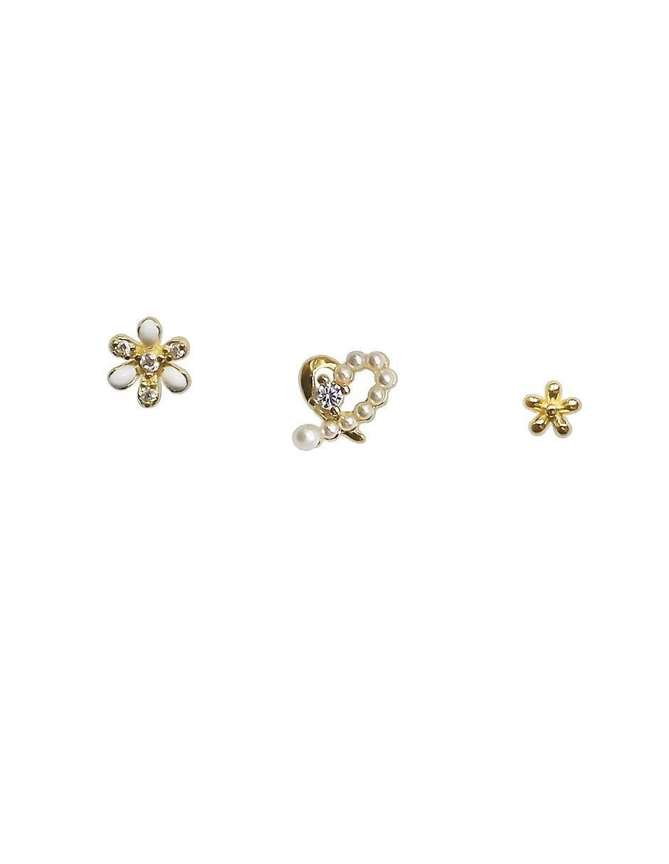 Set de aretes de flor de plata con acabado pulido perla