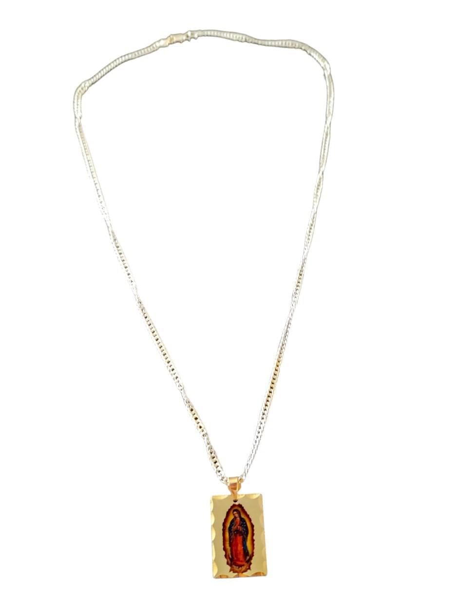 Collar con dije Virgen de Guadalupe cuadrado 18 K