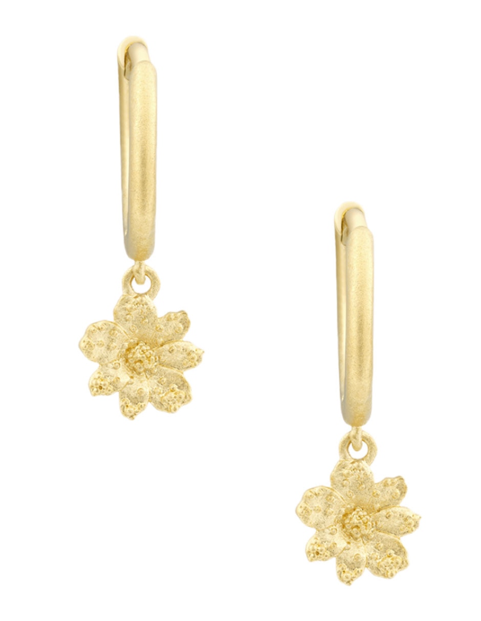 Arracadas de flor con acabado brillante 1