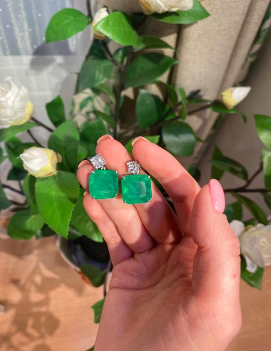 Aretes cuadrados de plata P 925 con acabado plateado esmeralda