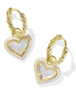 Aretes de corazón con acabado brillante zirconia Aretes de corazón con acabado brillante zirconia