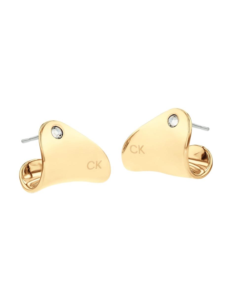 Aretes triangulares con acabado brillante 2