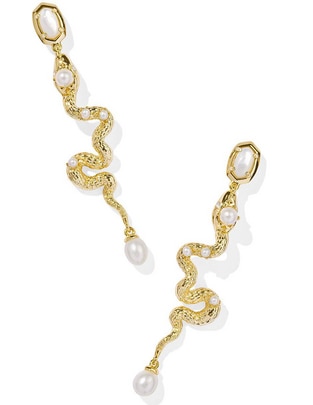 Aretes de serpiente con acabado baño de oro concha nácar 1