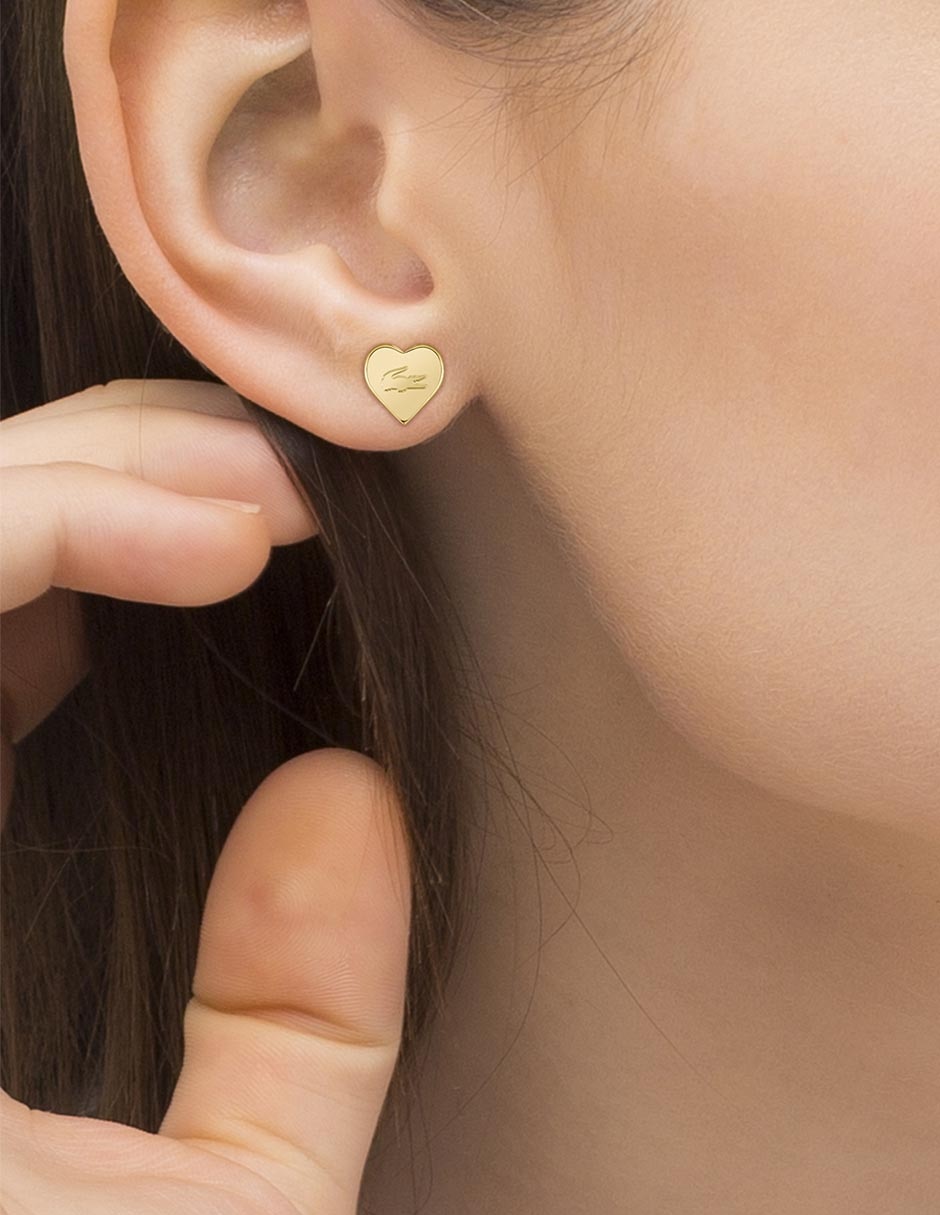 Aretes de corazón con acabado brillante 4