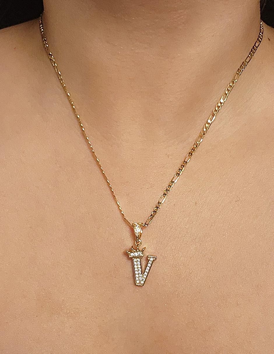 Collar con dije letra v Letras de oro laminado 10 K 2