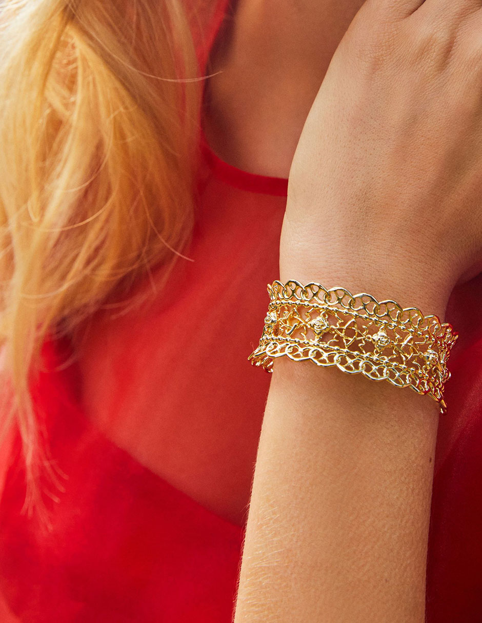 Brazalete con acabado brillante