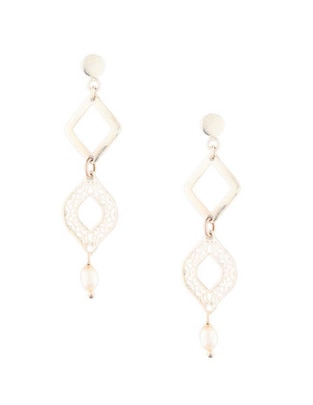 Aretes de rombo de plata con acabado brillante perla Aretes de rombo de plata con acabado brillante perla