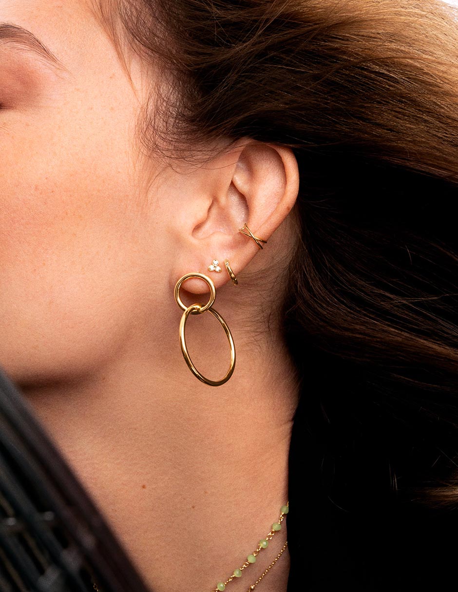 Aretes redondos con acabado baño de oro 18 K 5