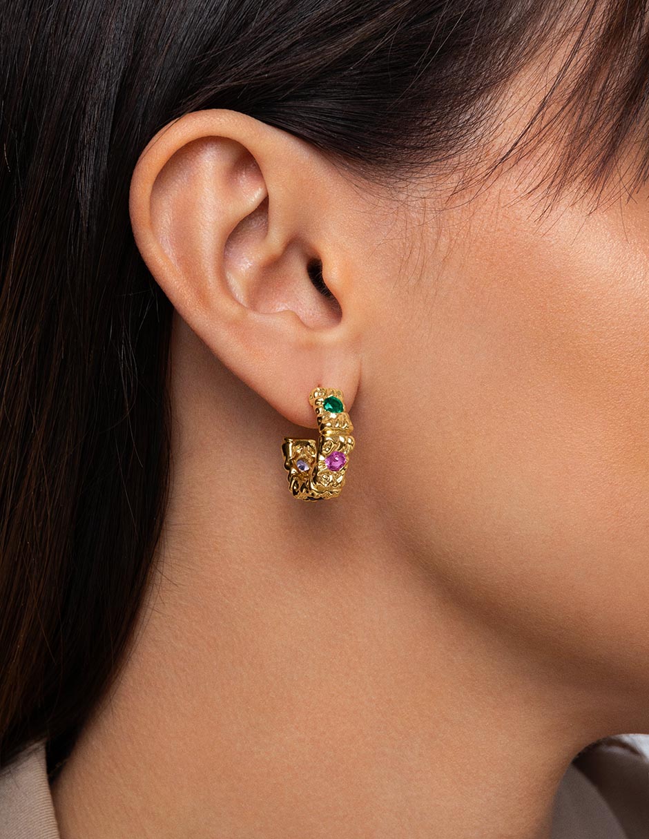 Aretes redondos con acabado baño de oro 18 K 2