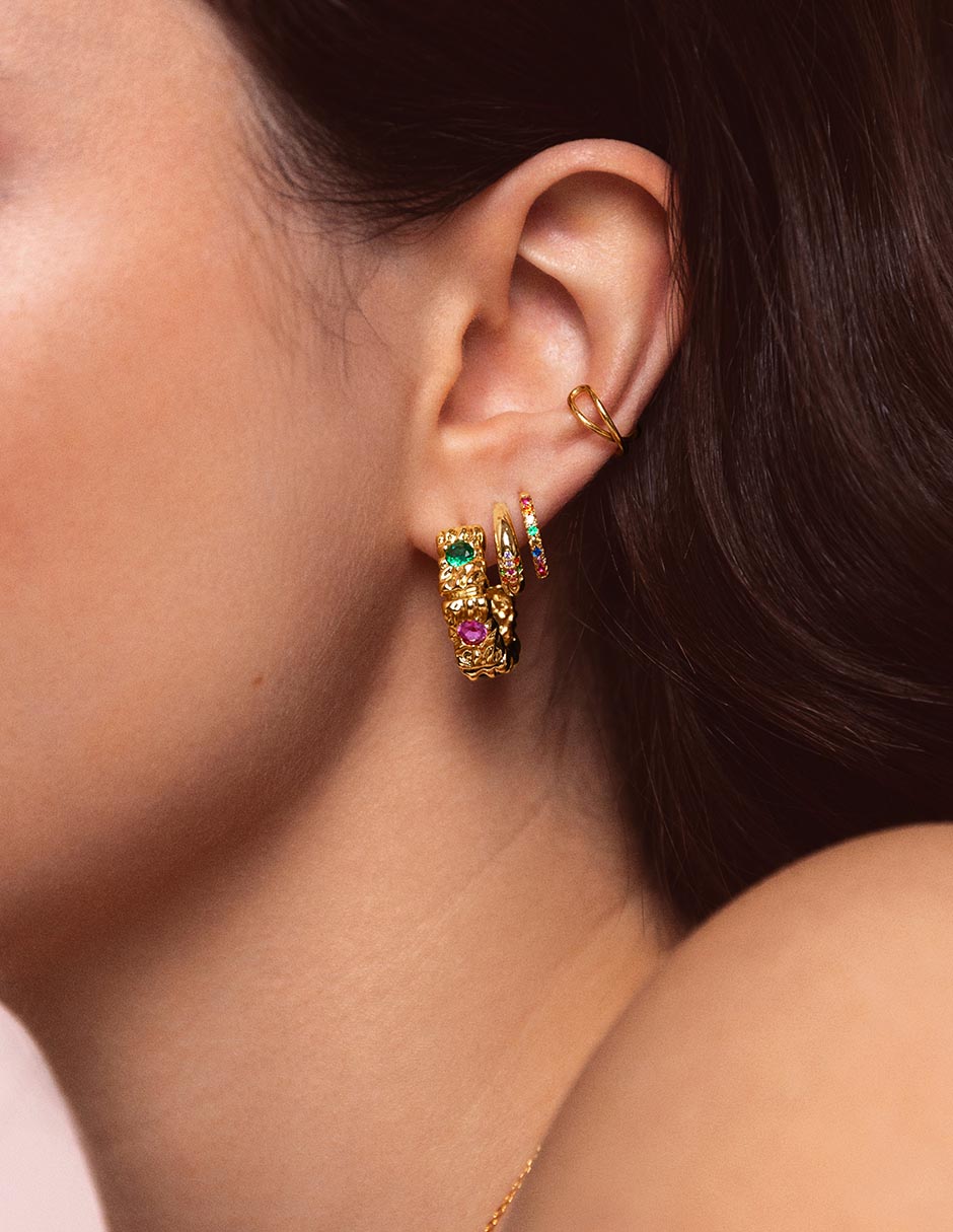 Aretes redondos con acabado baño de oro 18 K 3