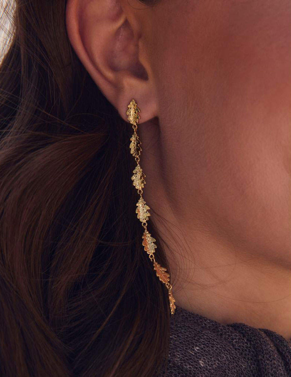 Aretes de hoja Into The Woods con acabado baño de oro 18 K 5