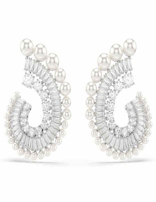 Aretes con acabado brillante Aretes con acabado brillante