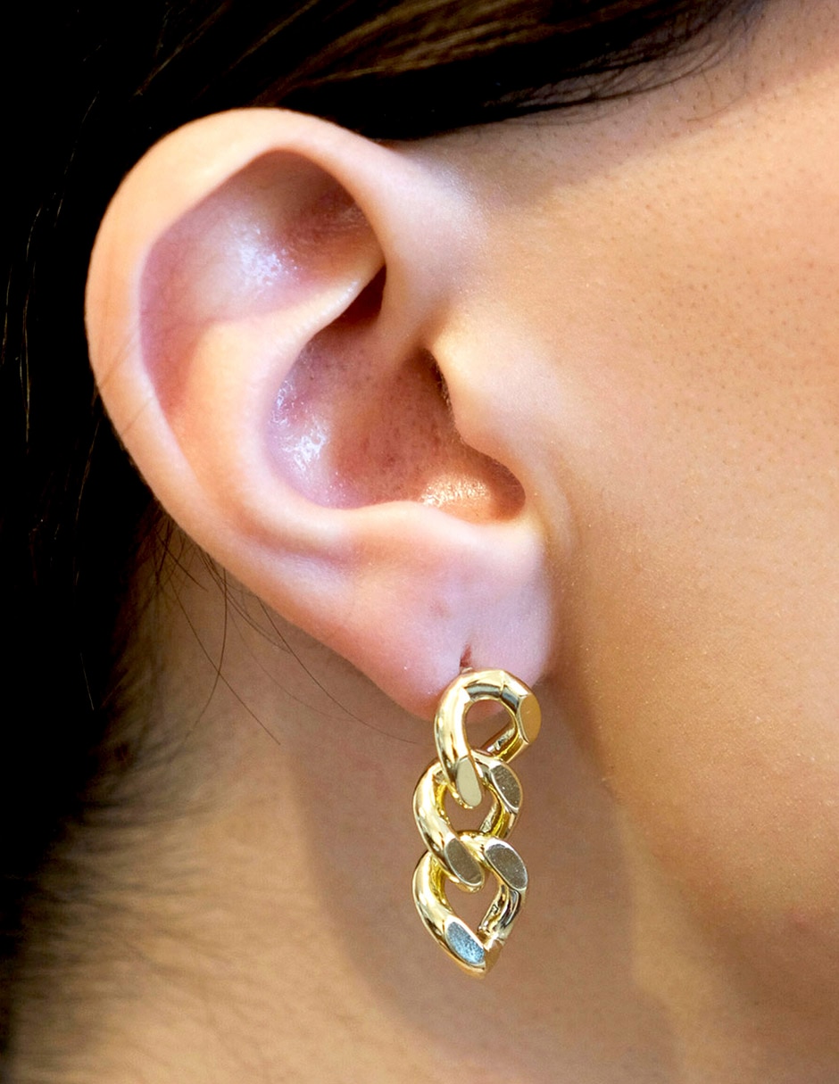 Aretes de cadena con acabado chapa de oro